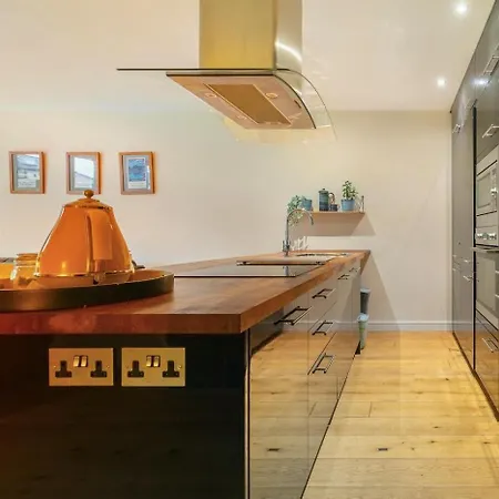 2 Bed In Oc-lr015 Apartment
